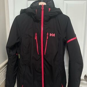 Helly Hansen Black women’s ski jacket xs